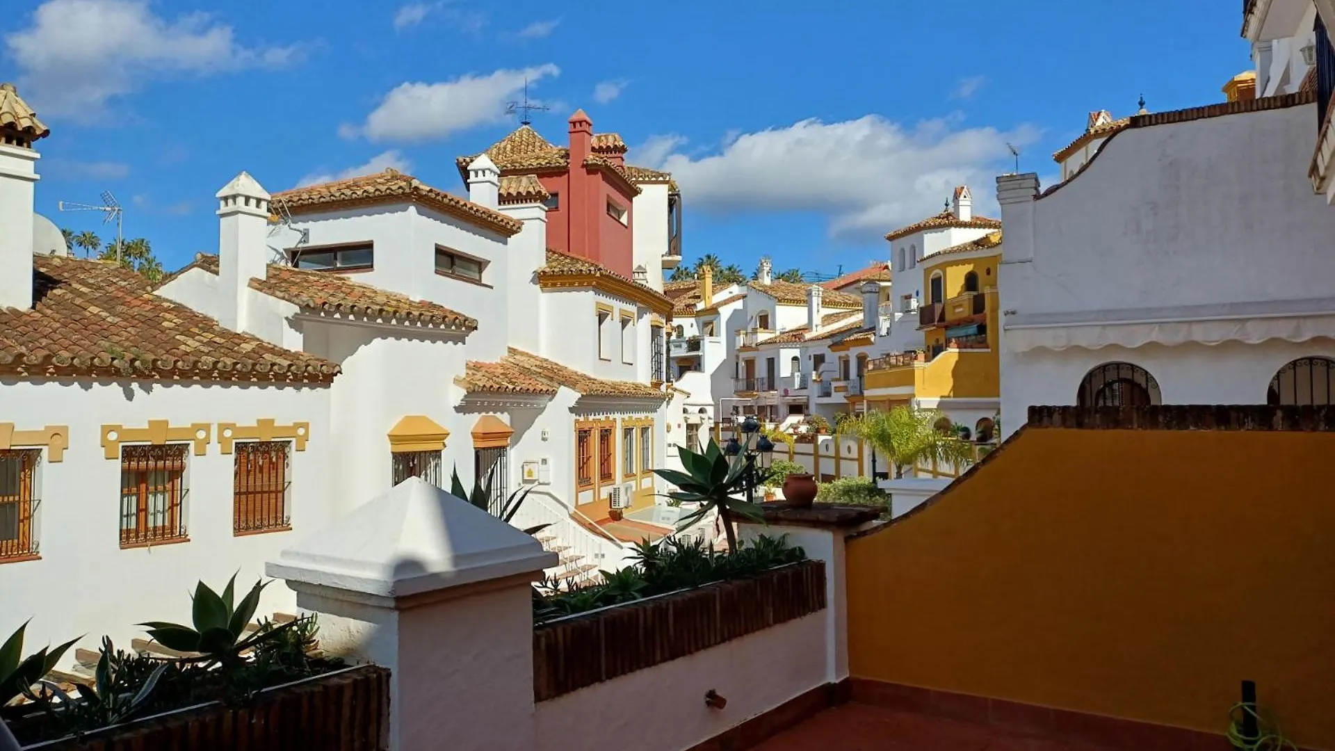 Accommodatie bij particulieren Hermosa Casa Adosada En Loma Del Rey San Roque